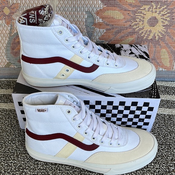 Vans WMNS Crockett High
White/Red
VN0A5JIGYF9
Sneakers - Picture 3 of 16